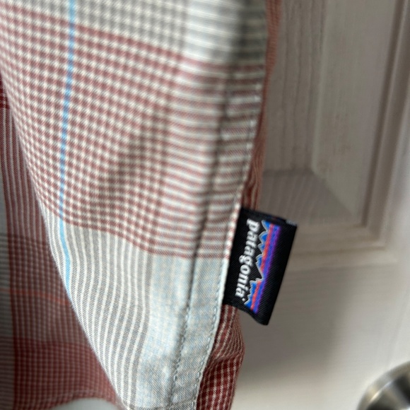 Patagonia button up, short sleeve - Picture 3 of 8